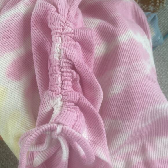 No Boundaries tender lemon tie dye Side Cinch Graphic Tank Top - Picture 9 of 9